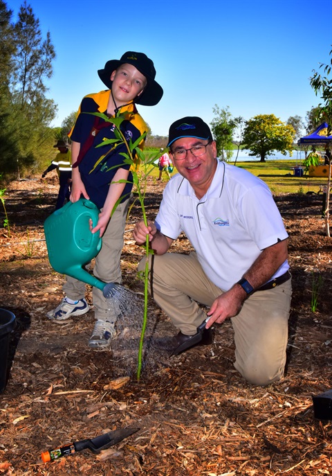 2019 National Tree Day - (L-R) Joshua Filby and Cr Drew (supplied by Cr Wickerson).jpg
