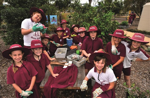 8.-ES-Calendar-Competition