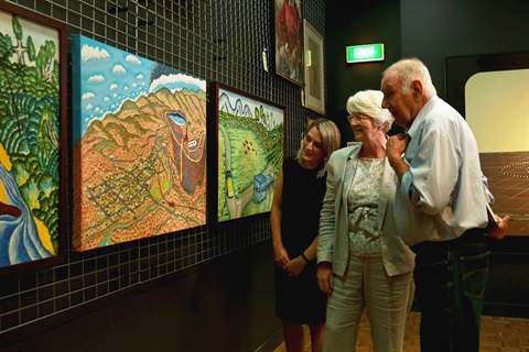 Gallery Director Bianca Acimovic, Mayor Margaret Strelow and William Yaxley discuss his pieces