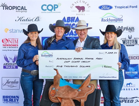 L-R-Amber-Patteson-Suzy-Patteson-Cr-Drew-Wickerson-and-Stacey-Drew-1-of-1.jpg