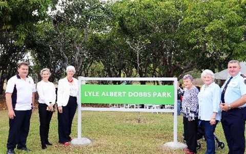Ross-Dobbs-Cr-Rutherford-Mayor-Strelow-Margaret-Dobbs-Cr-Swadling-and-SES-Controller-Eddie-Cowie.jpg