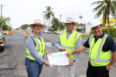 L-R- Councillor Taylor, Mayor Williams, Councillor Wickerson.JPG