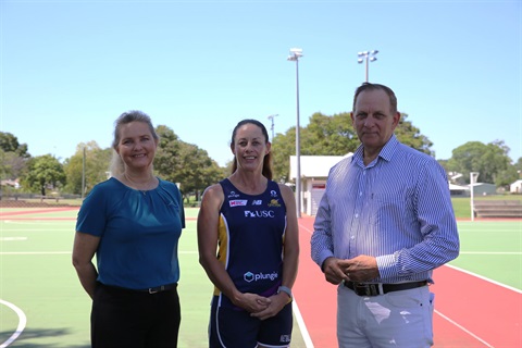 Cr Cherie Rutherford, Simone Hitchcock (President of Netball), Mayor Tony Williams.JPG