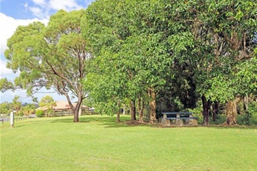 Anthony Loscher Park Table