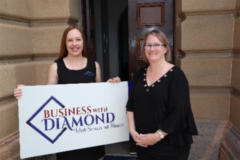 Photo of Courtney Abell from SmartHub Rockhampton and Wendy Bishop from Business with Diamond