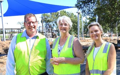 Barry-ORourke-Mayor-Strelow-and-Deputy-Mayor-Rutherford-at-Kershaw-Gardens.jpg