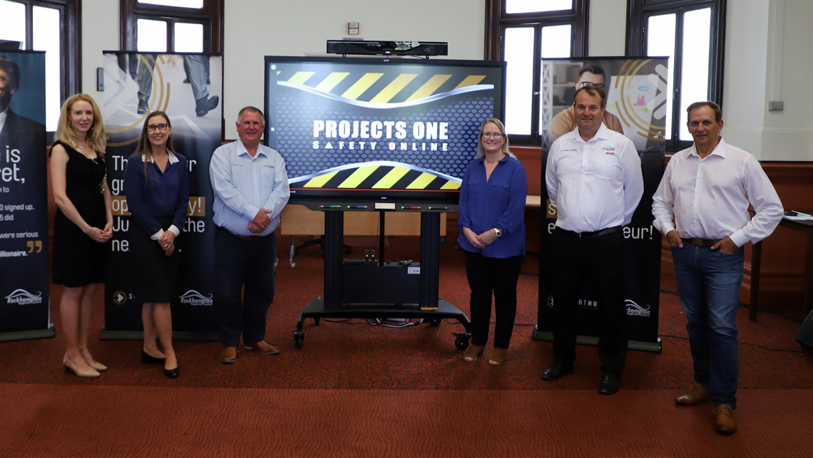 L-R Elize Hattin (SmartHub Business Manager), Cr Kirkland, Acting Mayor Fisher, Wendy Bishop (Projects One Founder), Cr Latcham, Cr Williams.jpg